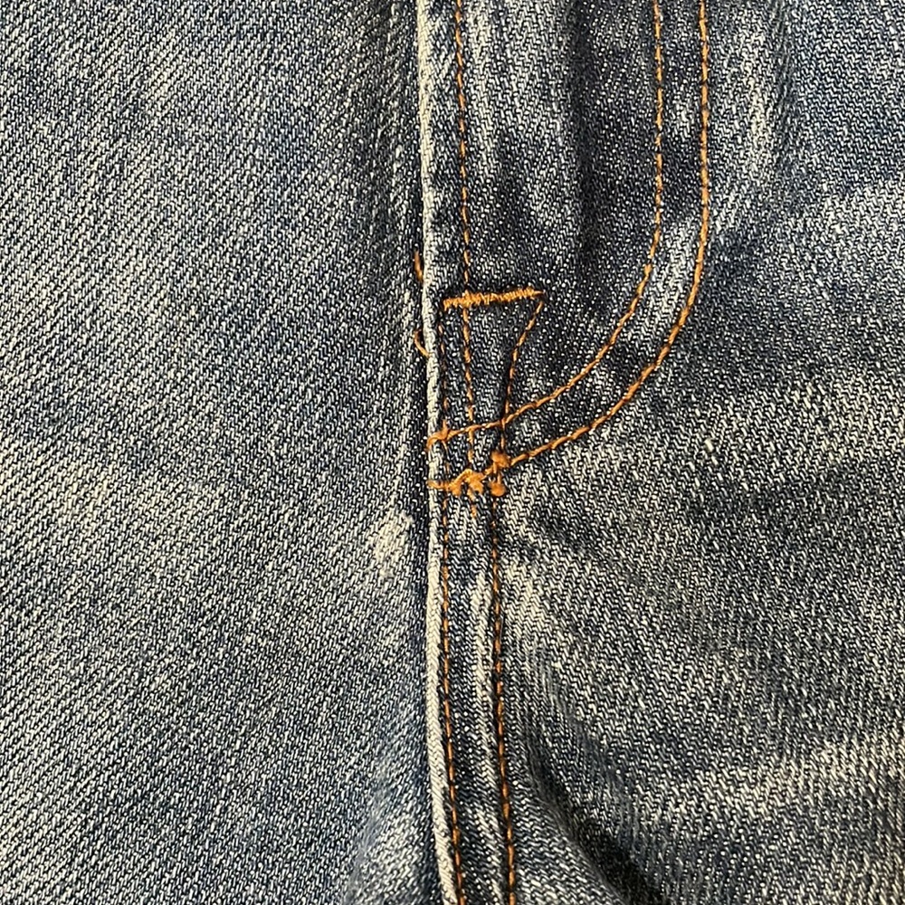Lucky Brand by Gene Montesano Short Inseam Jeans—Size 34, Blue - Picture 13 of 13